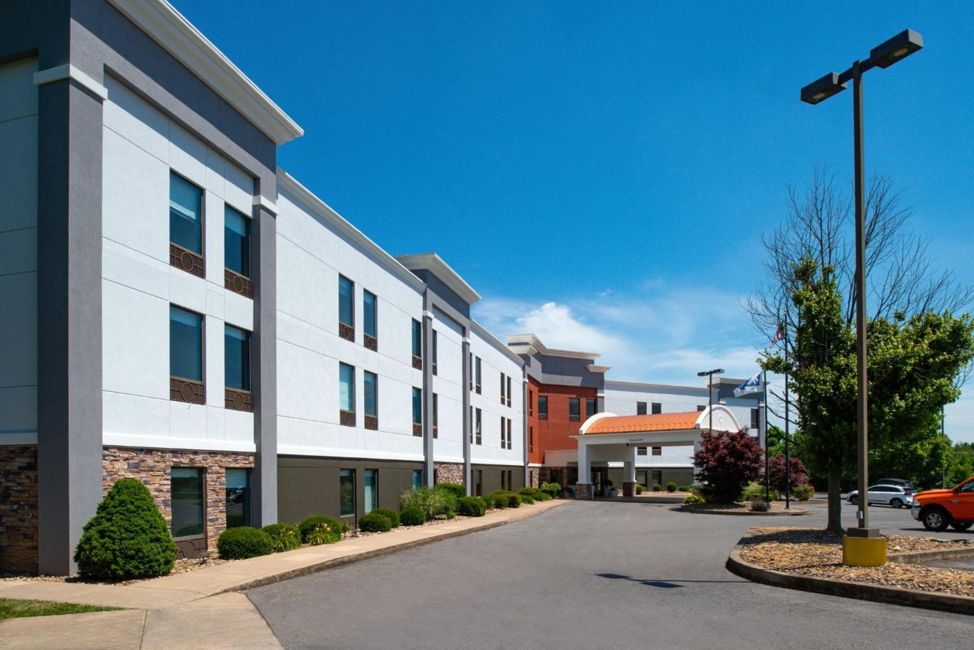 Holiday Inn Express Lewisburg - New Columbia By Ihg Bagian luar foto