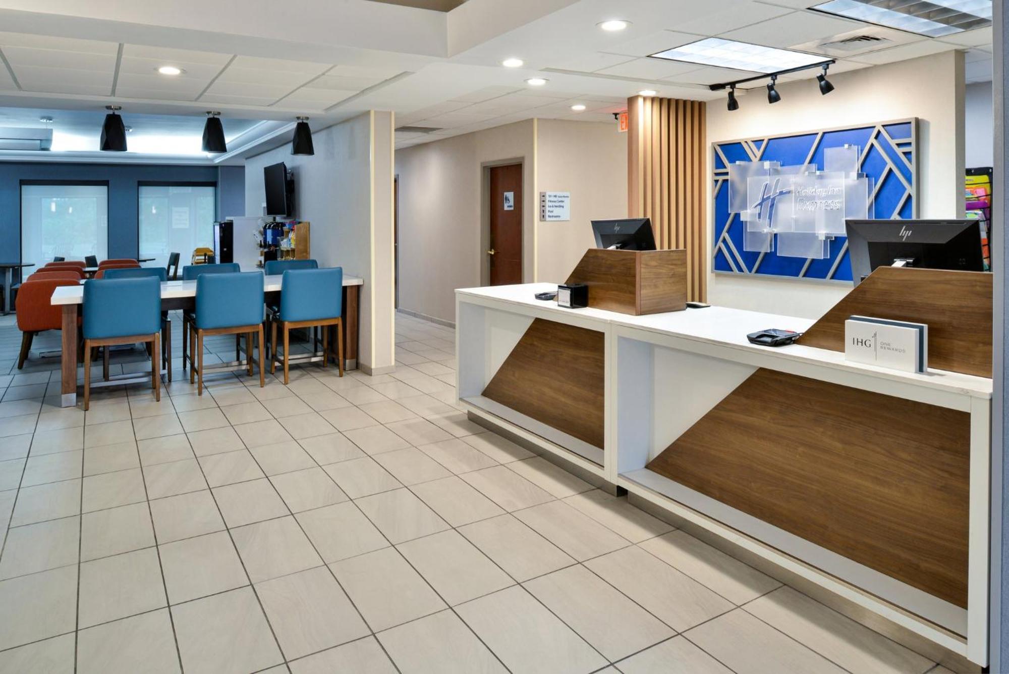 Holiday Inn Express Lewisburg - New Columbia By Ihg Bagian luar foto