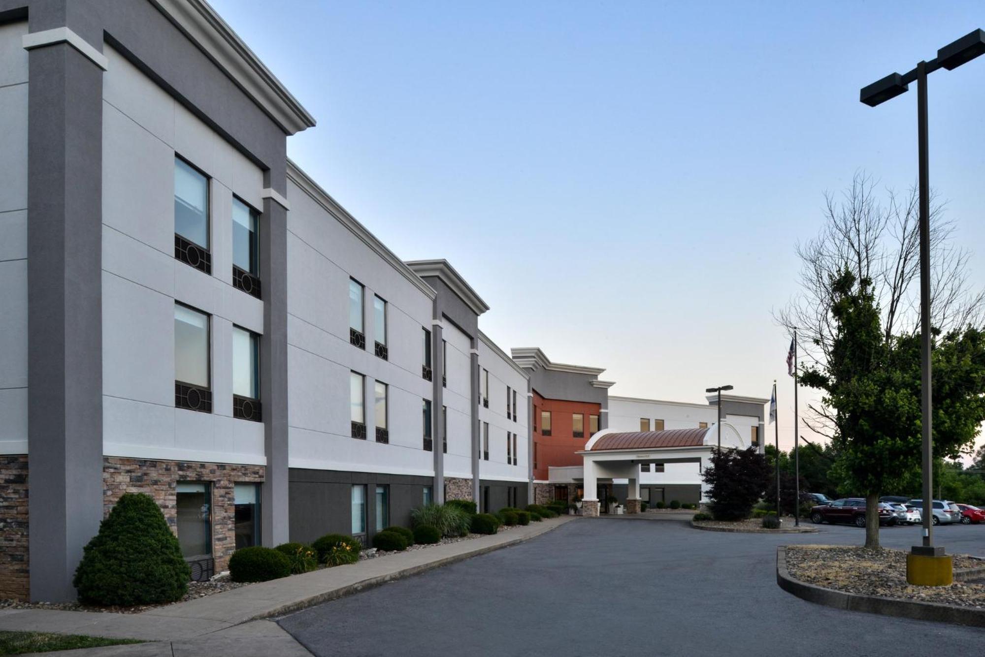 Holiday Inn Express Lewisburg - New Columbia By Ihg Bagian luar foto