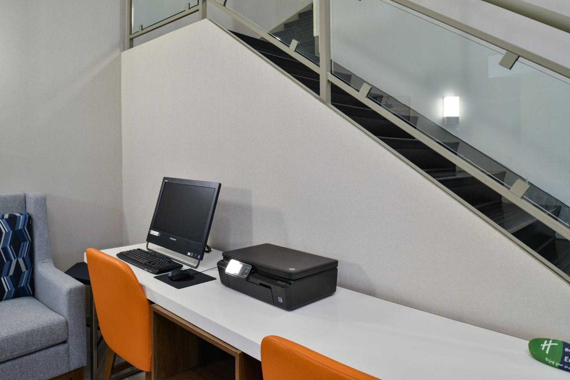 Holiday Inn Express Lewisburg - New Columbia By Ihg Bagian luar foto