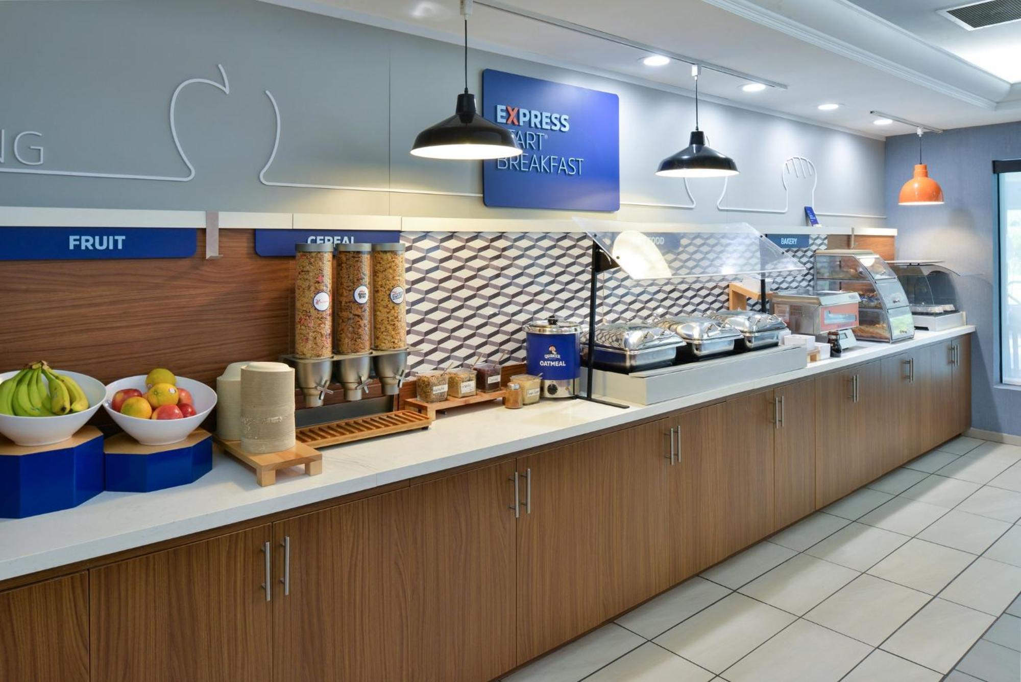 Holiday Inn Express Lewisburg - New Columbia By Ihg Bagian luar foto