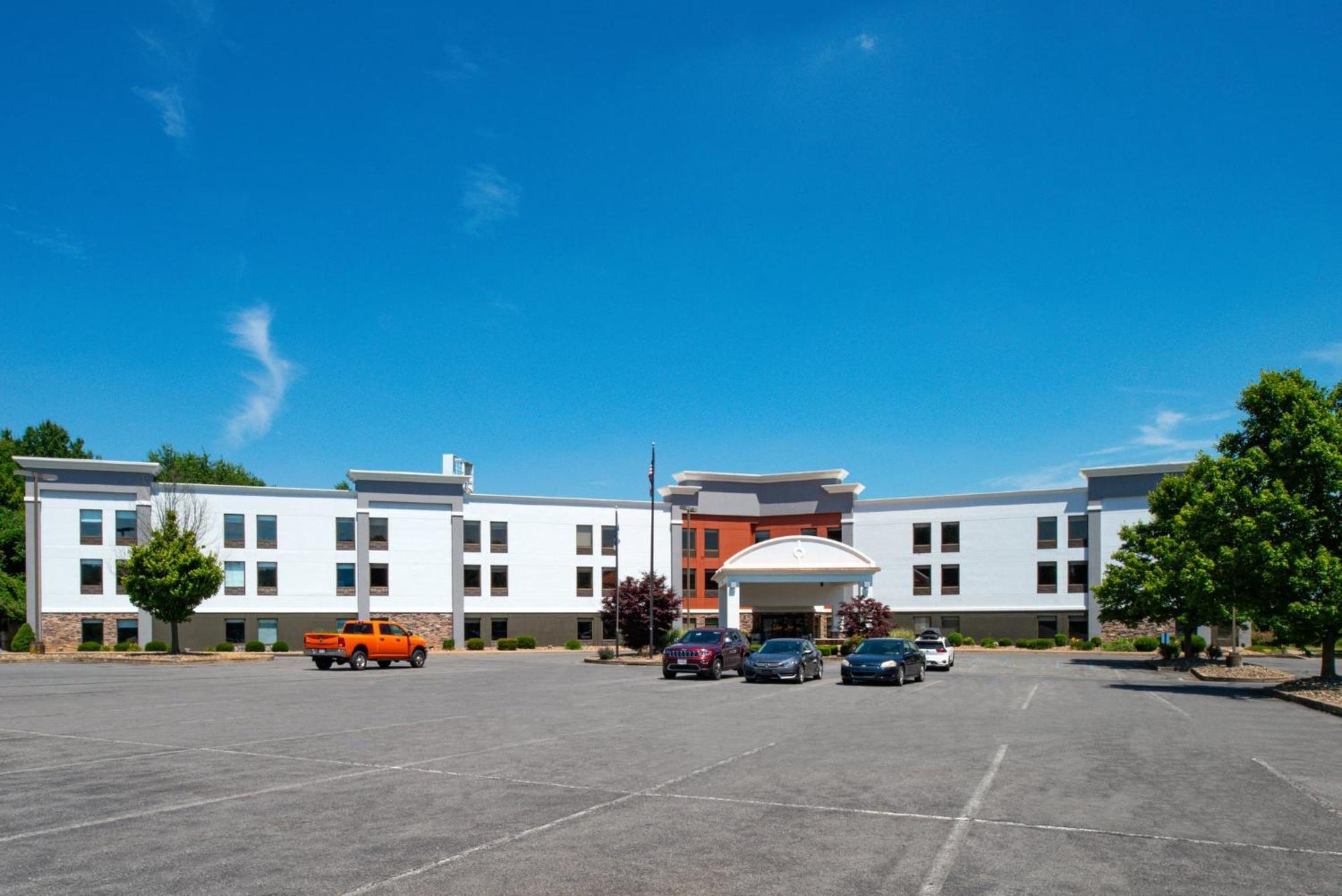 Holiday Inn Express Lewisburg - New Columbia By Ihg Bagian luar foto